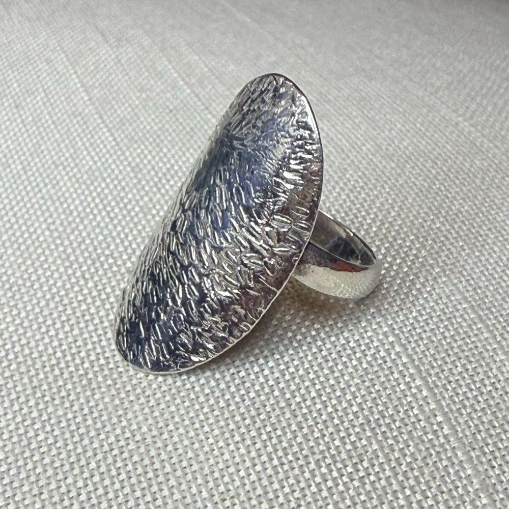 💍 Hand Crafted Textured Dome 950 Silver Ring (Size 7)